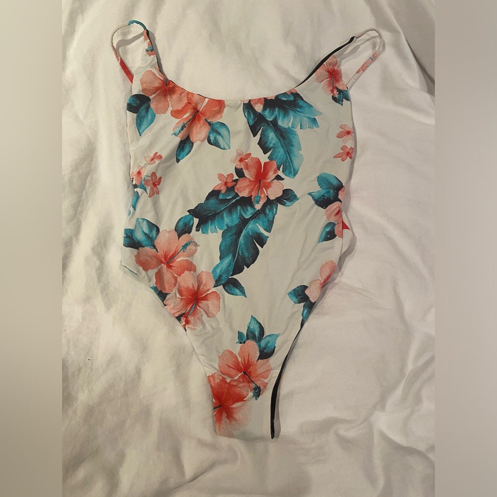San Lorenzo Bikini one piece never worn Size XS-S